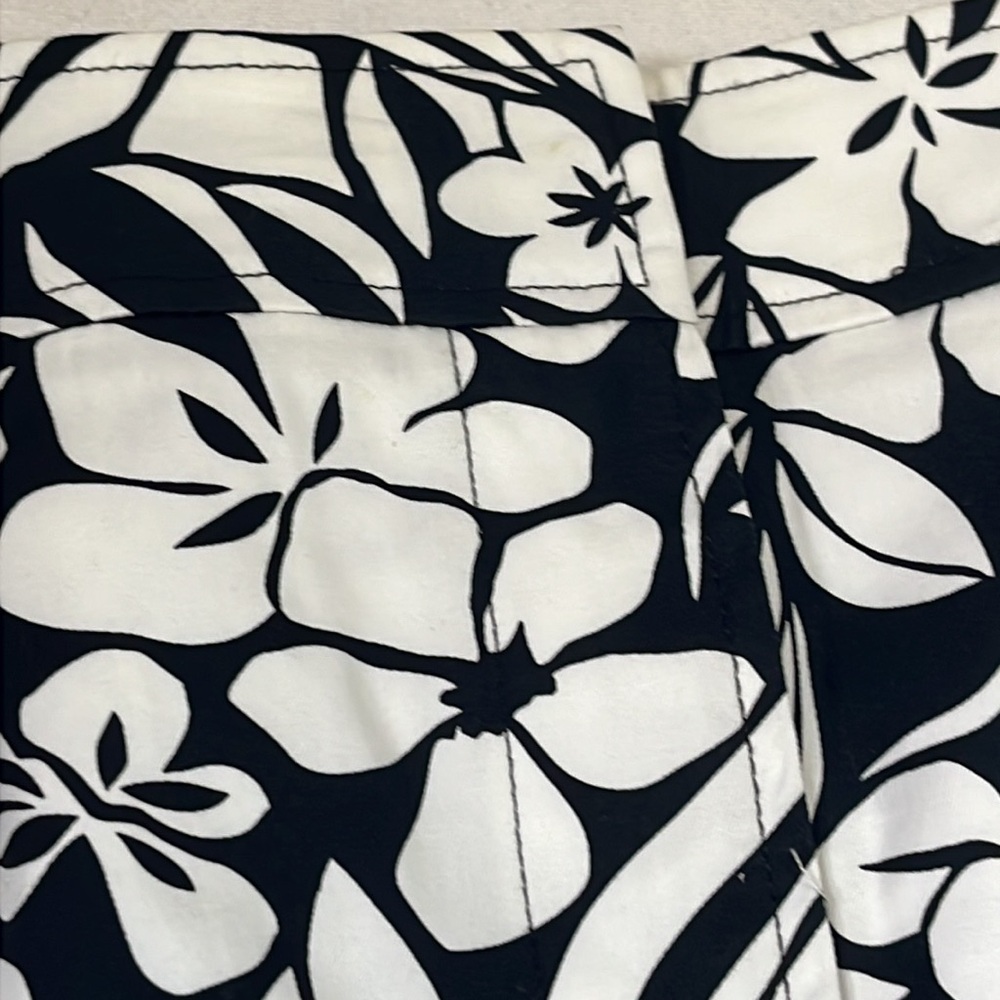 Venezia Black and White Floral Mini Skirt Plus Size Stretch A-Line Skirt - Picture 2 of 8